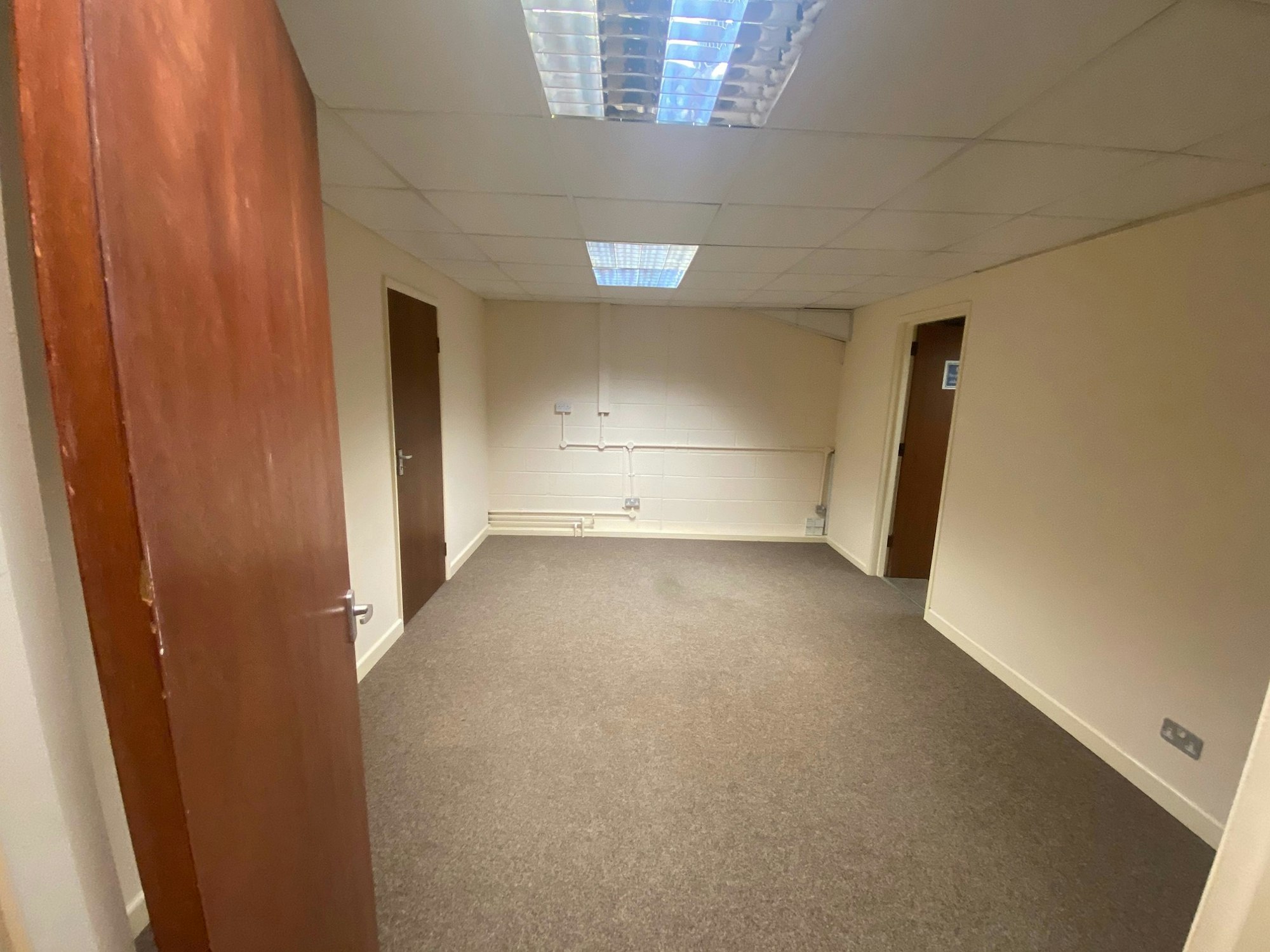19 Fairway Business Centre
