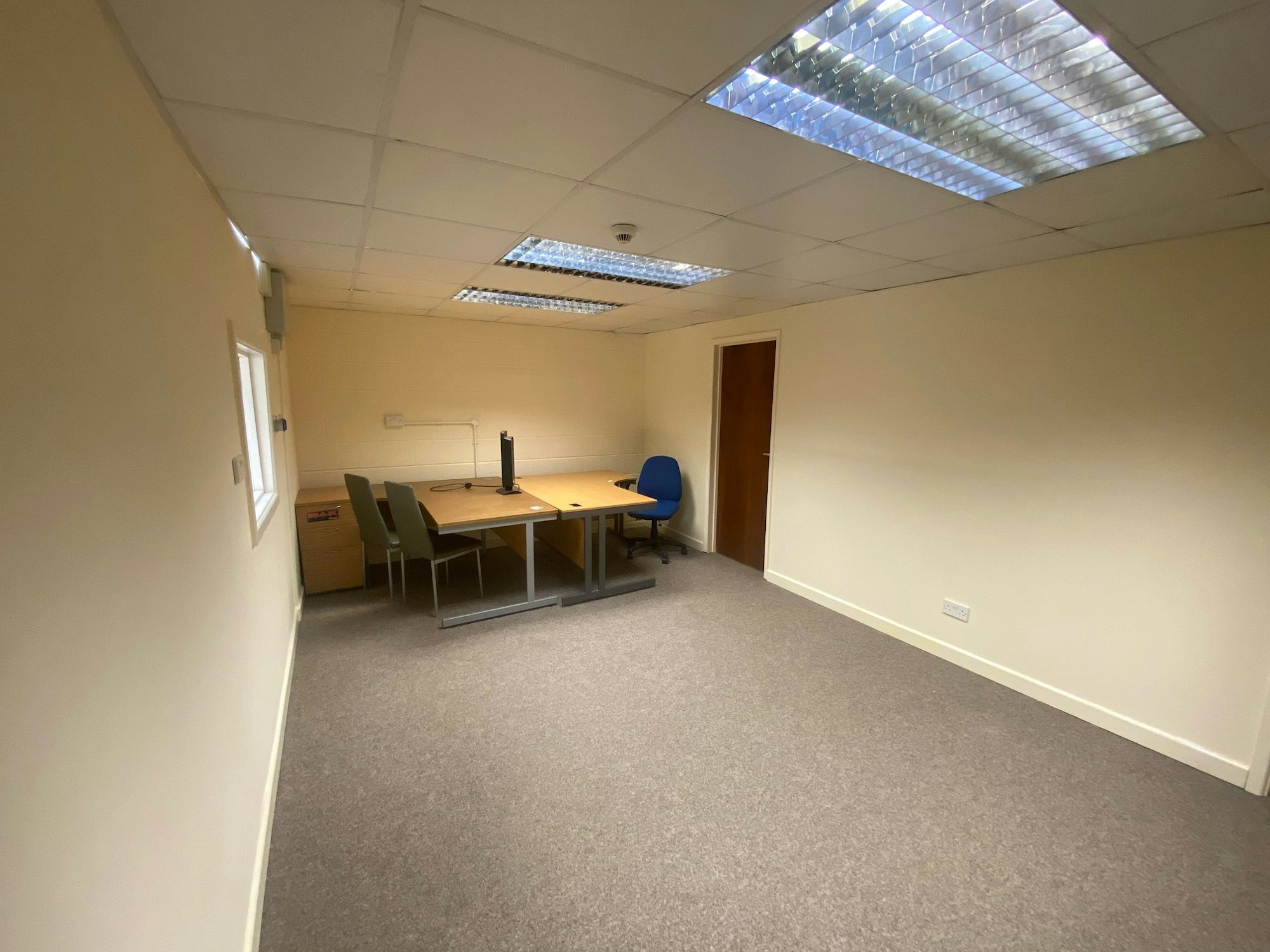 19 Fairway Business Centre