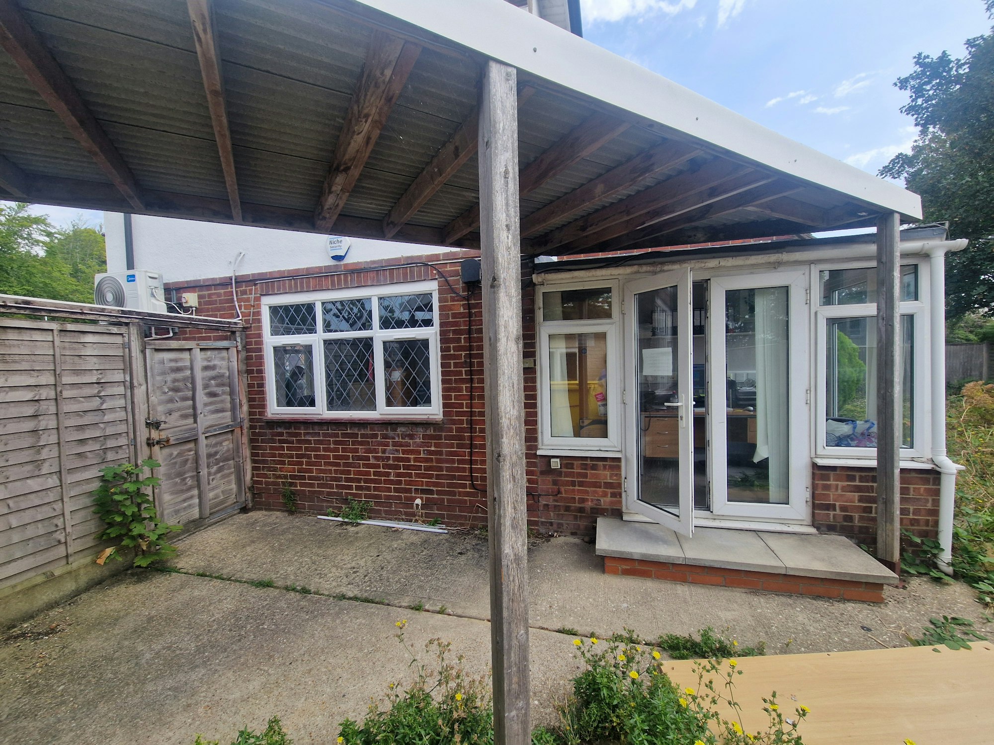 84 Northern Road